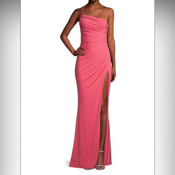 Katie May
Winnipeg One-Shoulder Ruched Gown - Picture 2 of 7